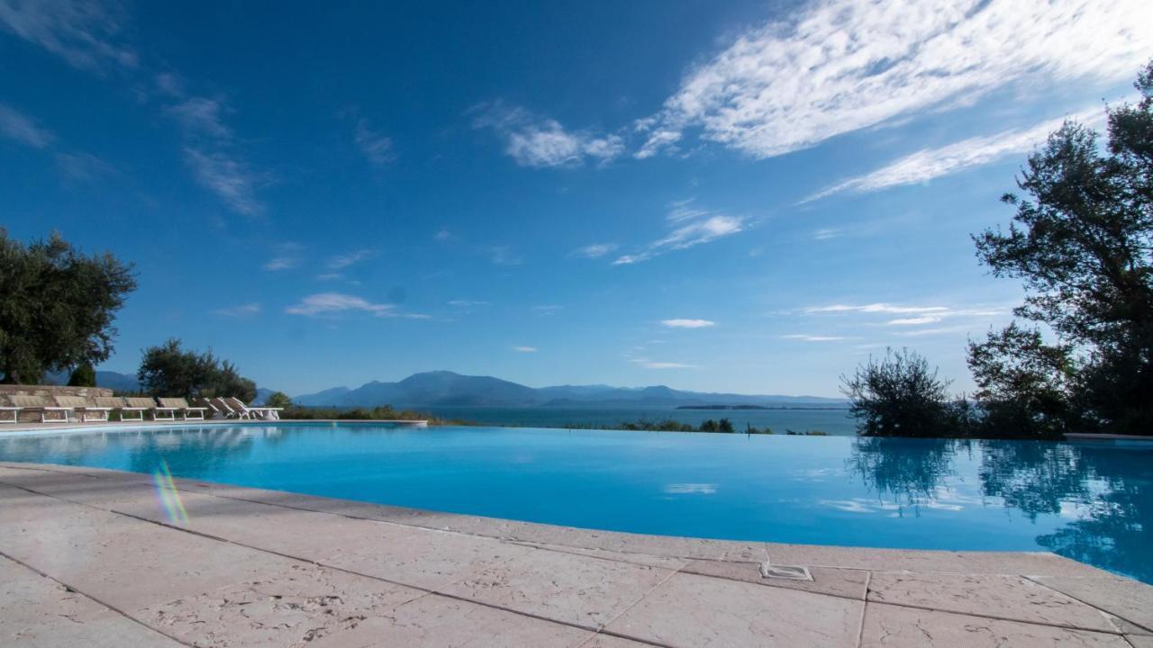 Castello Belvedere Apartments Desenzano del Garda Ngoại thất bức ảnh