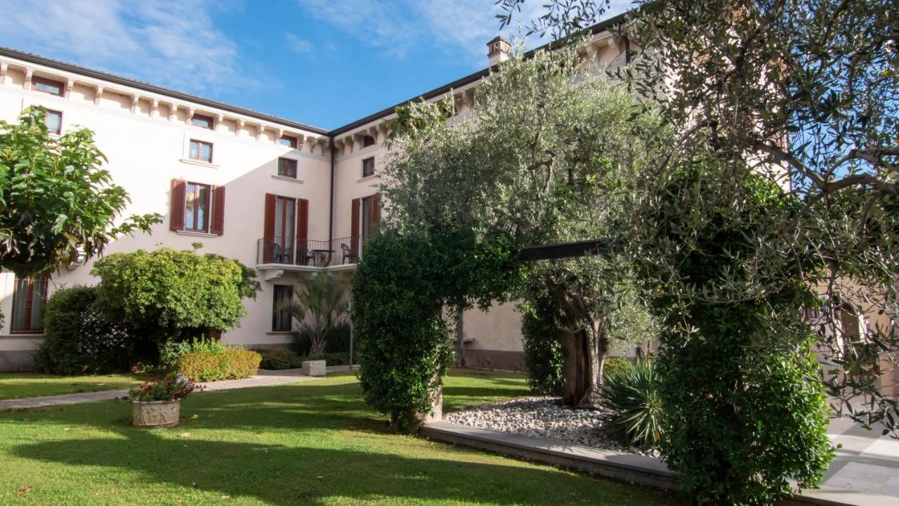 Castello Belvedere Apartments Desenzano del Garda Ngoại thất bức ảnh