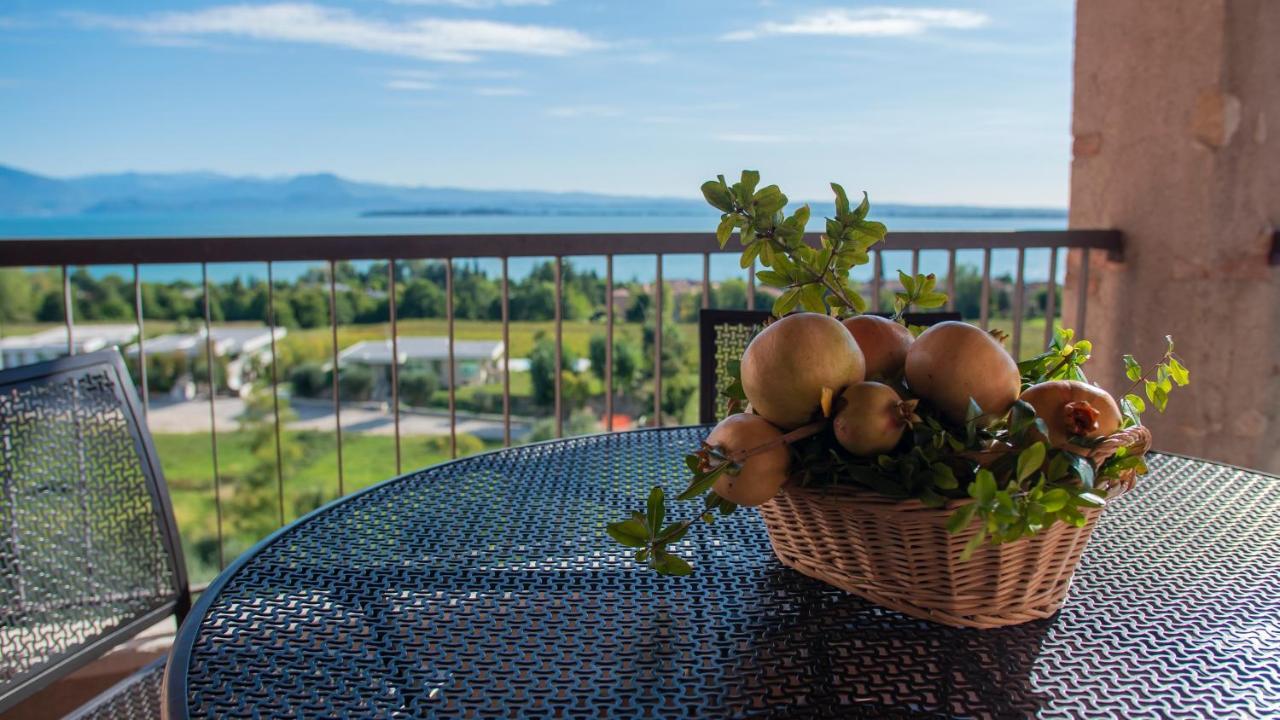 Castello Belvedere Apartments Desenzano del Garda Ngoại thất bức ảnh