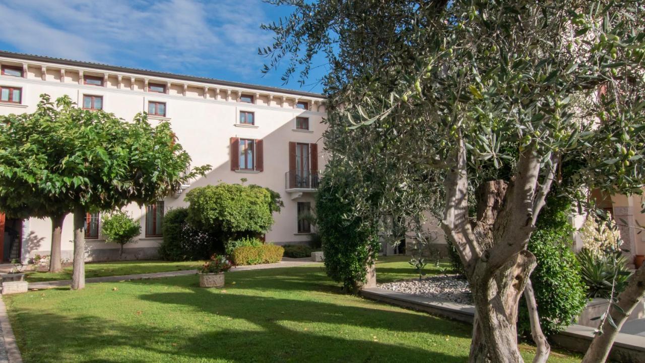 Castello Belvedere Apartments Desenzano del Garda Ngoại thất bức ảnh