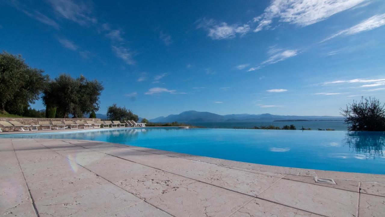 Castello Belvedere Apartments Desenzano del Garda Ngoại thất bức ảnh
