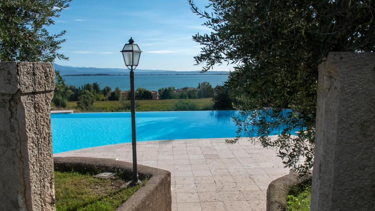 Castello Belvedere Apartments Desenzano del Garda Ngoại thất bức ảnh