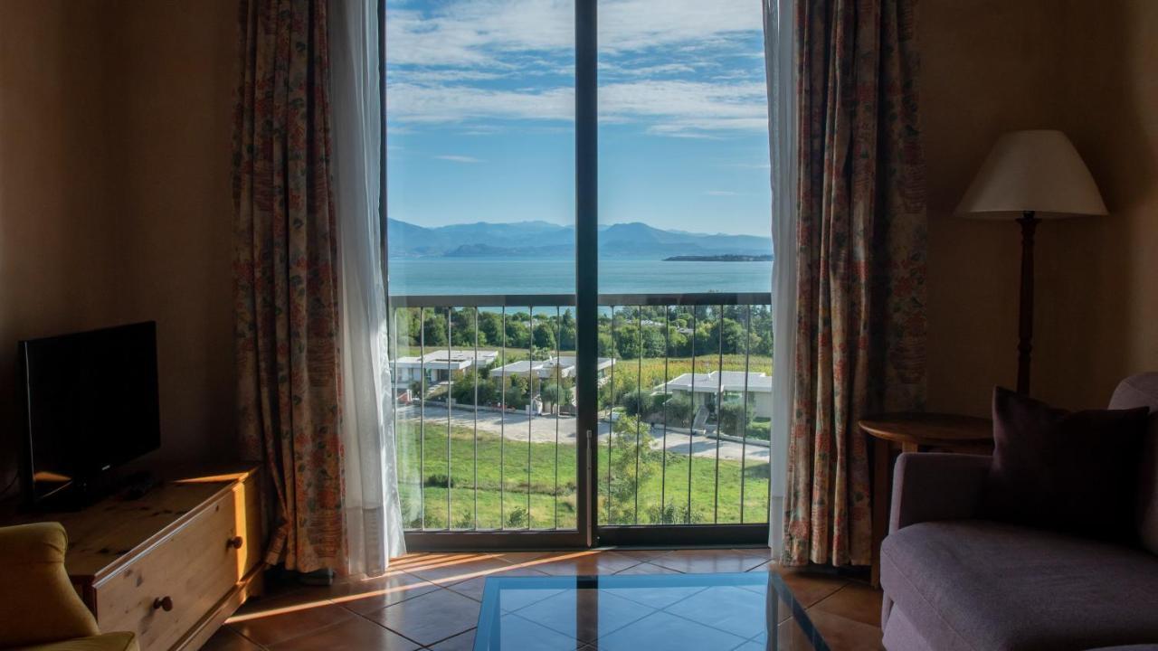 Castello Belvedere Apartments Desenzano del Garda Ngoại thất bức ảnh