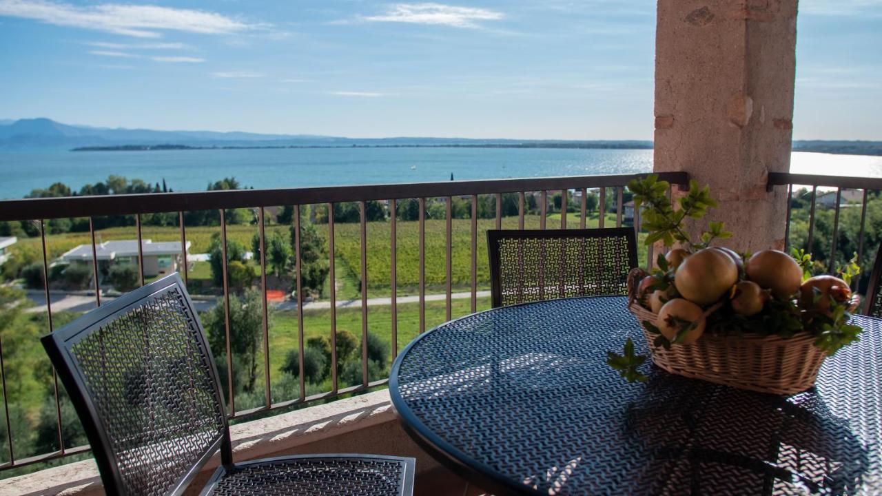 Castello Belvedere Apartments Desenzano del Garda Ngoại thất bức ảnh