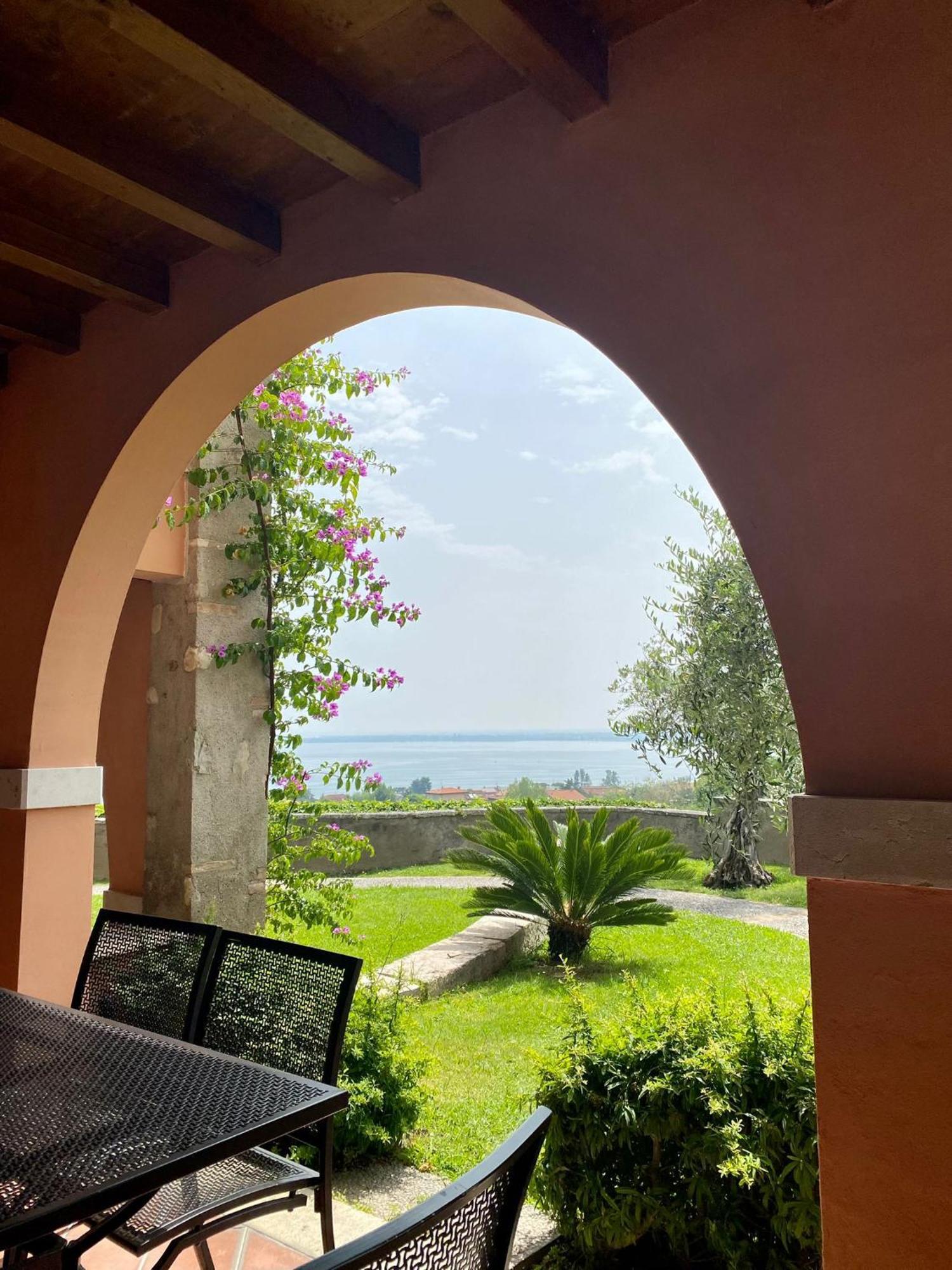 Castello Belvedere Apartments Desenzano del Garda Ngoại thất bức ảnh