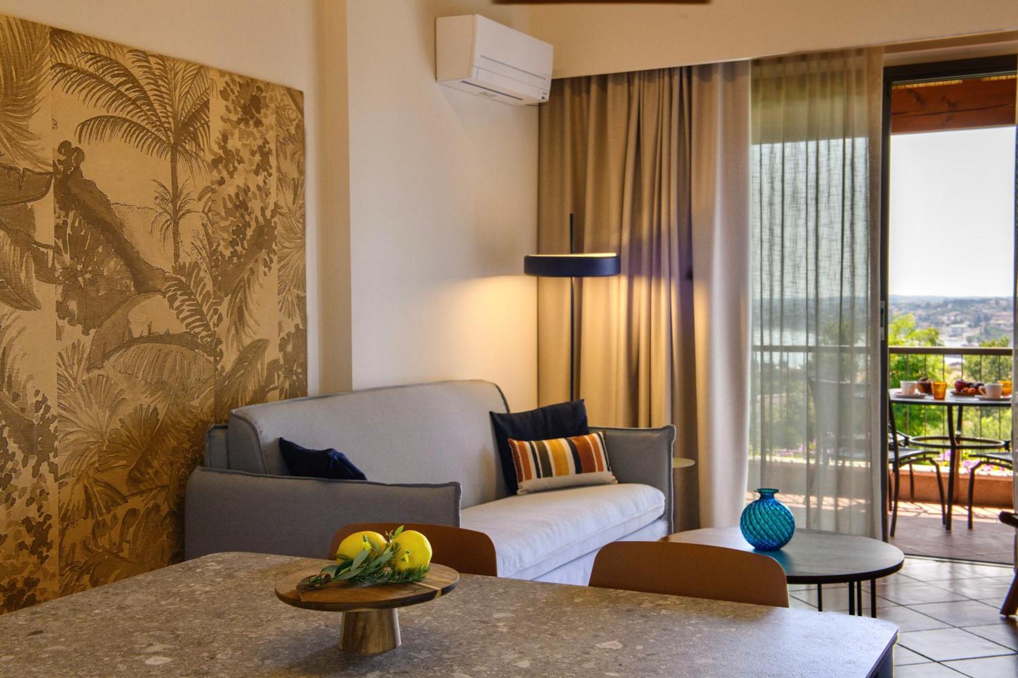 Castello Belvedere Apartments Desenzano del Garda Ngoại thất bức ảnh