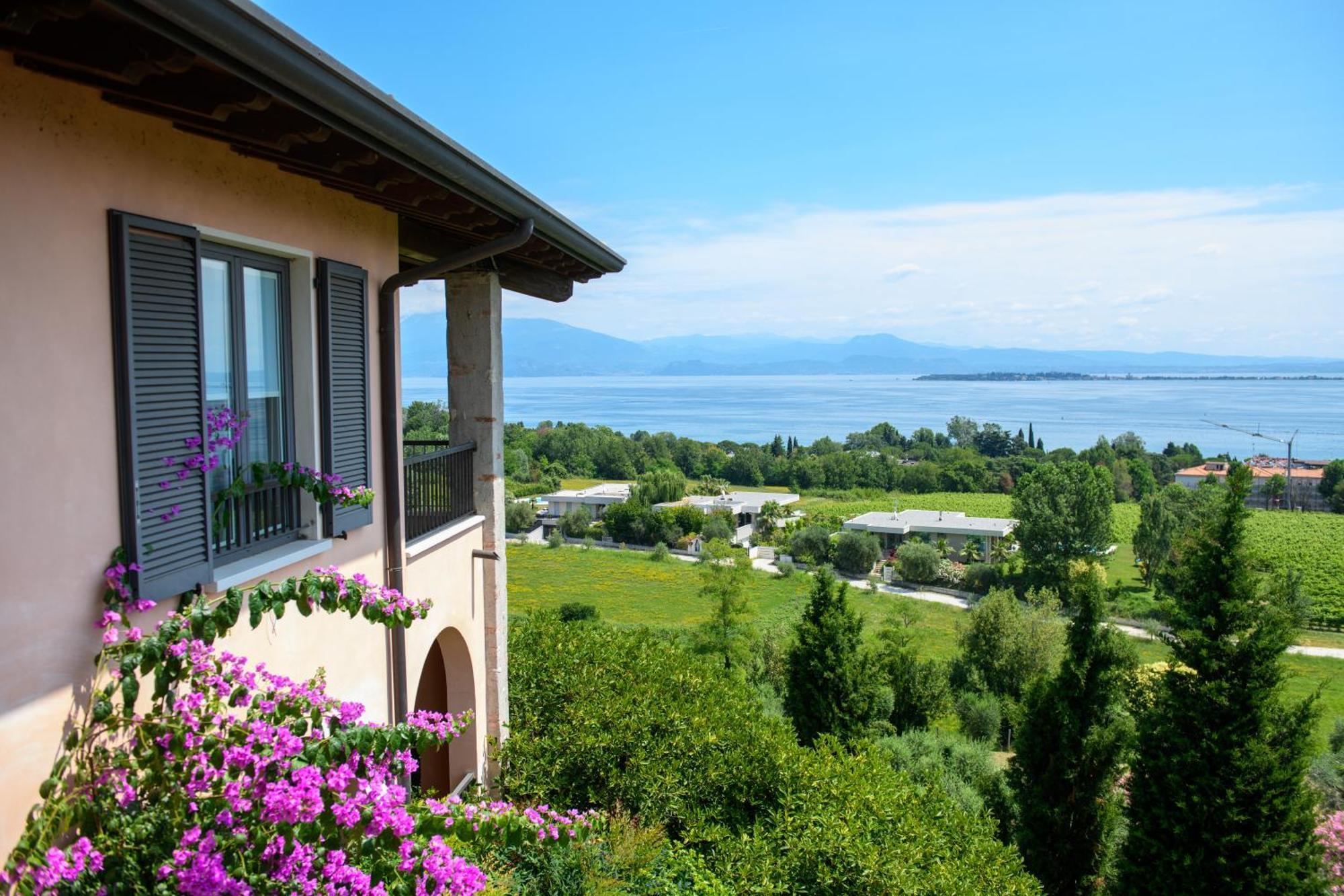 Castello Belvedere Apartments Desenzano del Garda Ngoại thất bức ảnh