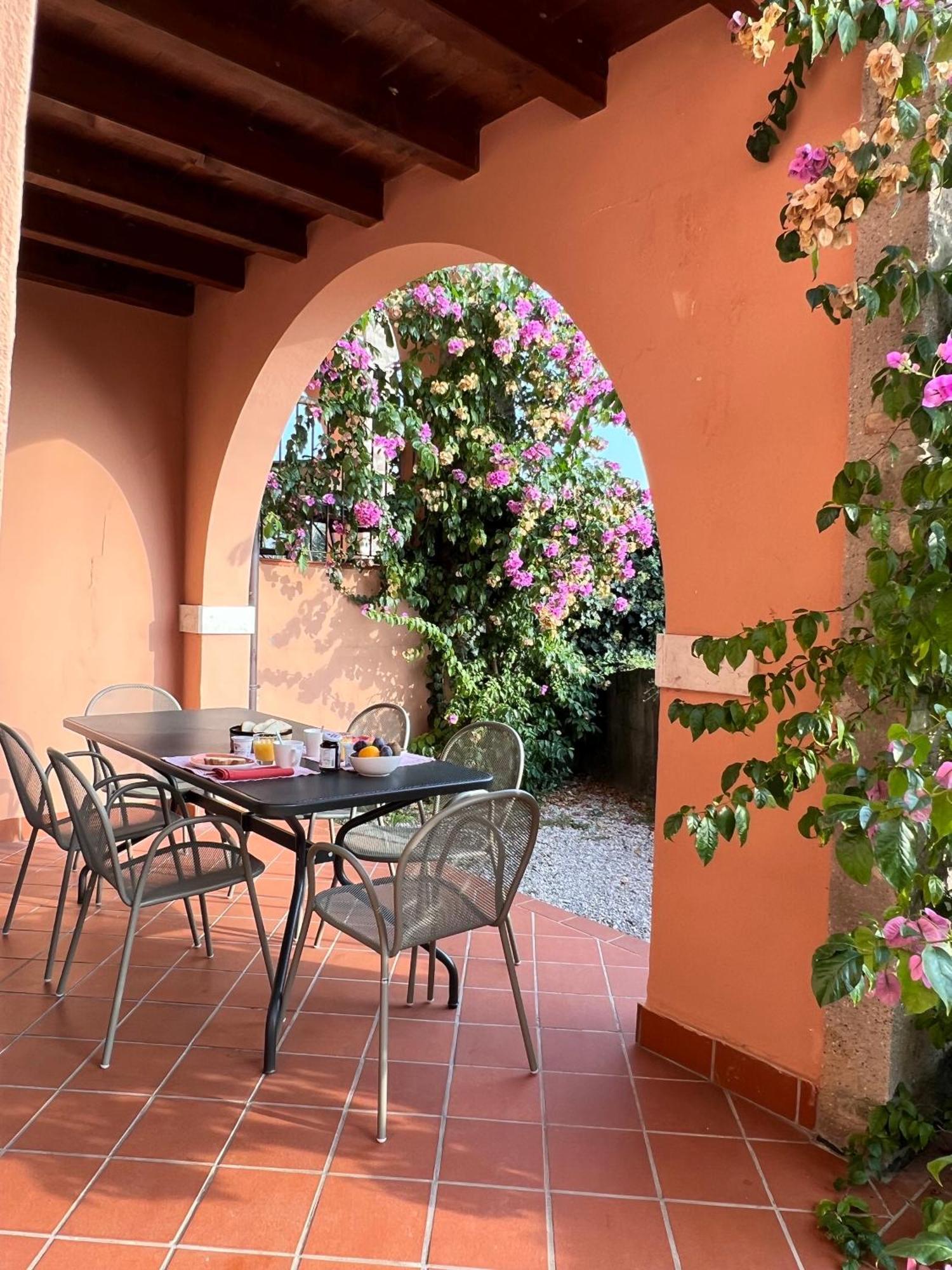 Castello Belvedere Apartments Desenzano del Garda Ngoại thất bức ảnh