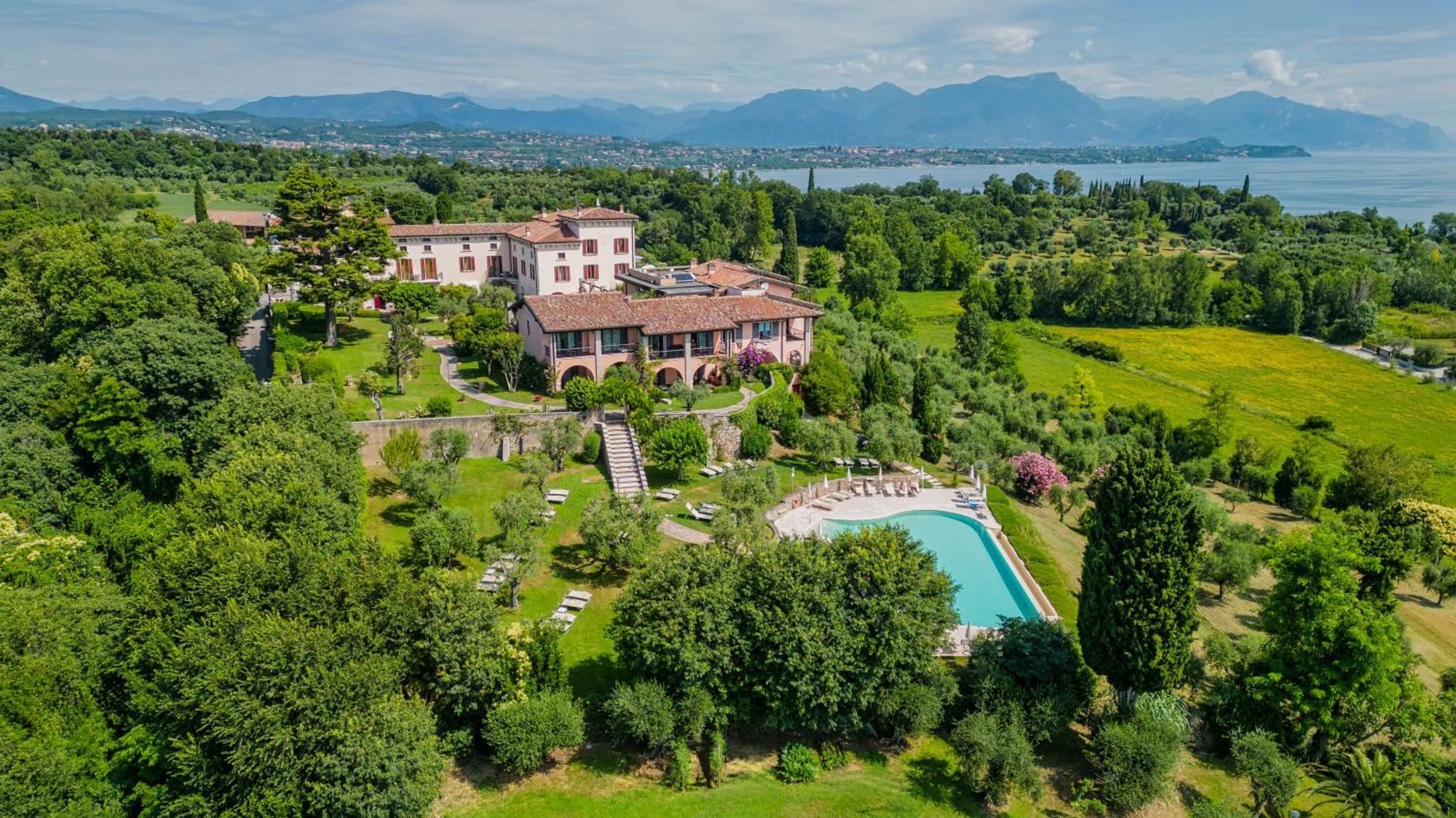 Castello Belvedere Apartments Desenzano del Garda Ngoại thất bức ảnh